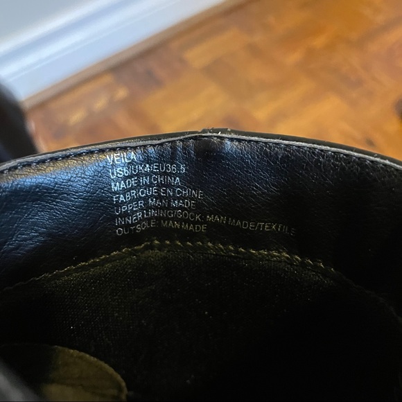 Heeled Leather Chunky Boots - Picture 8 of 9